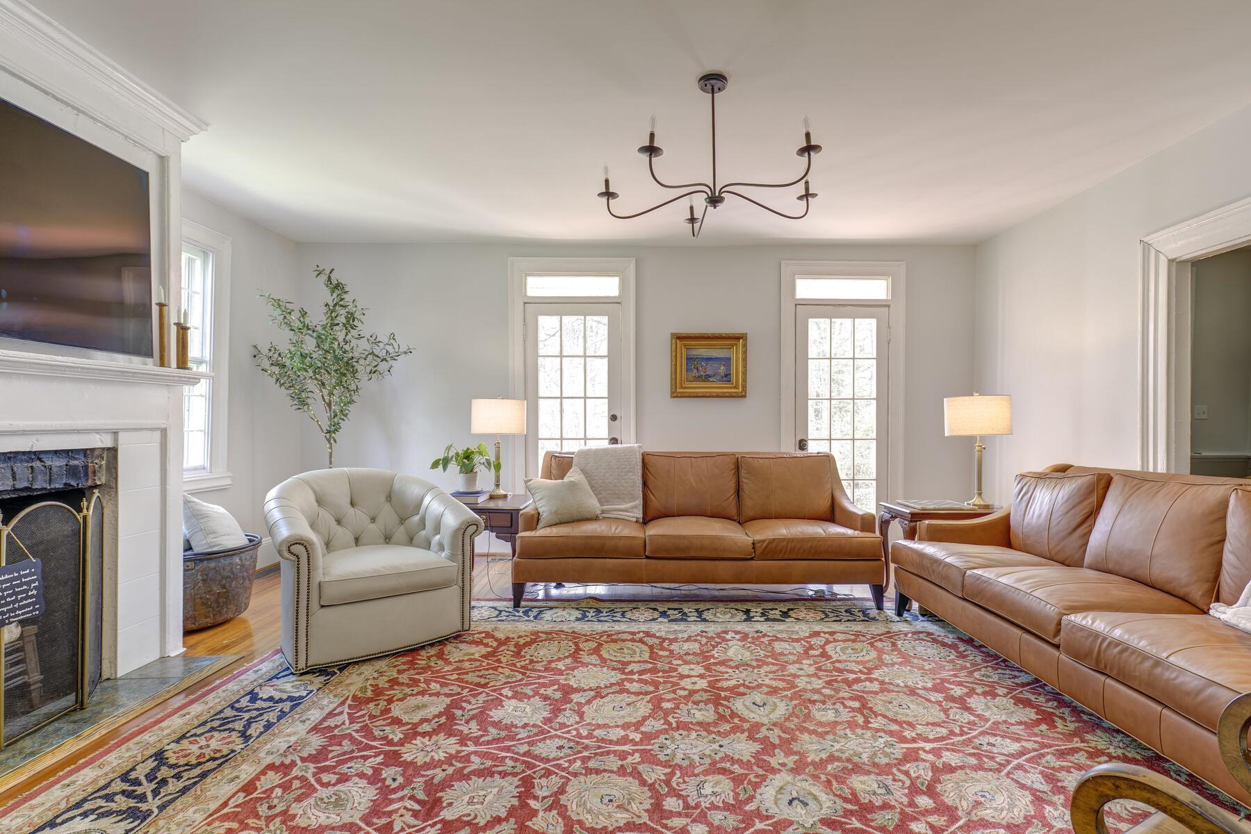 180 N Post Road, Old Westbury, New York image 4