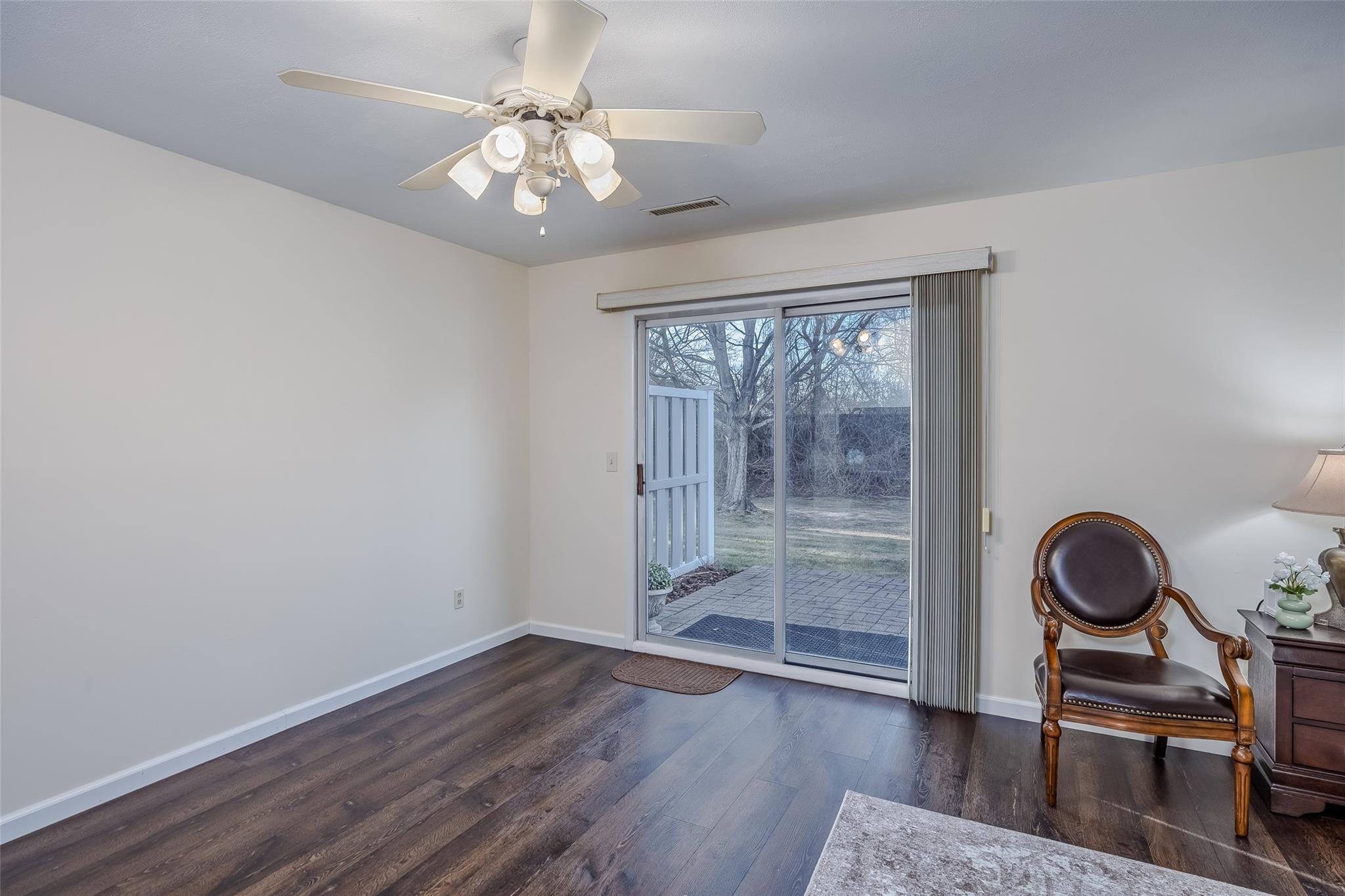 903 Sara Circle, Port Jefferson Station, New York image 9