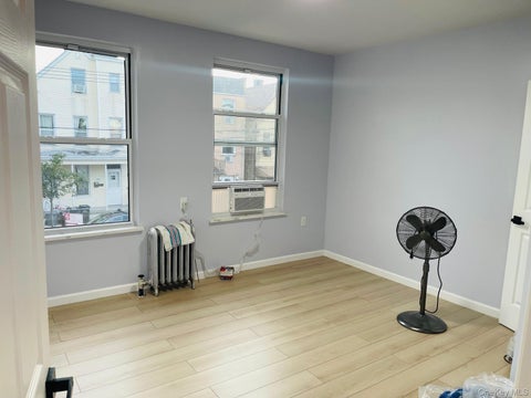 Multifamily For Rent - 1618 Glover Street #2ND FLOOR<br/> Bronx County, Bronx, NY 10462