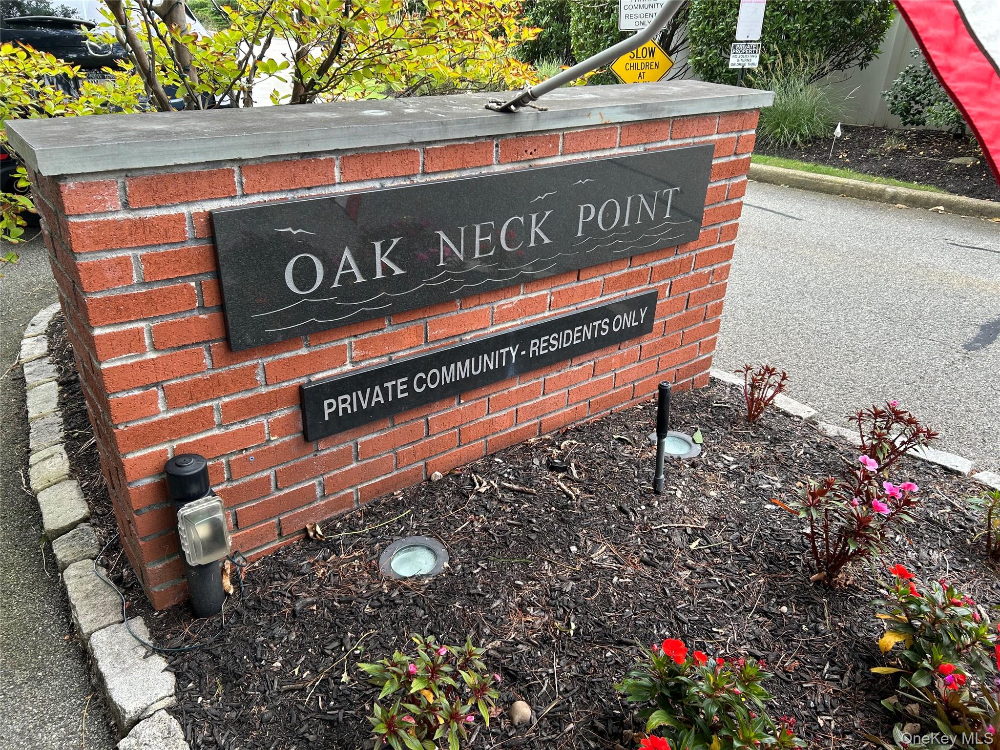 19 Oak Point Drive W