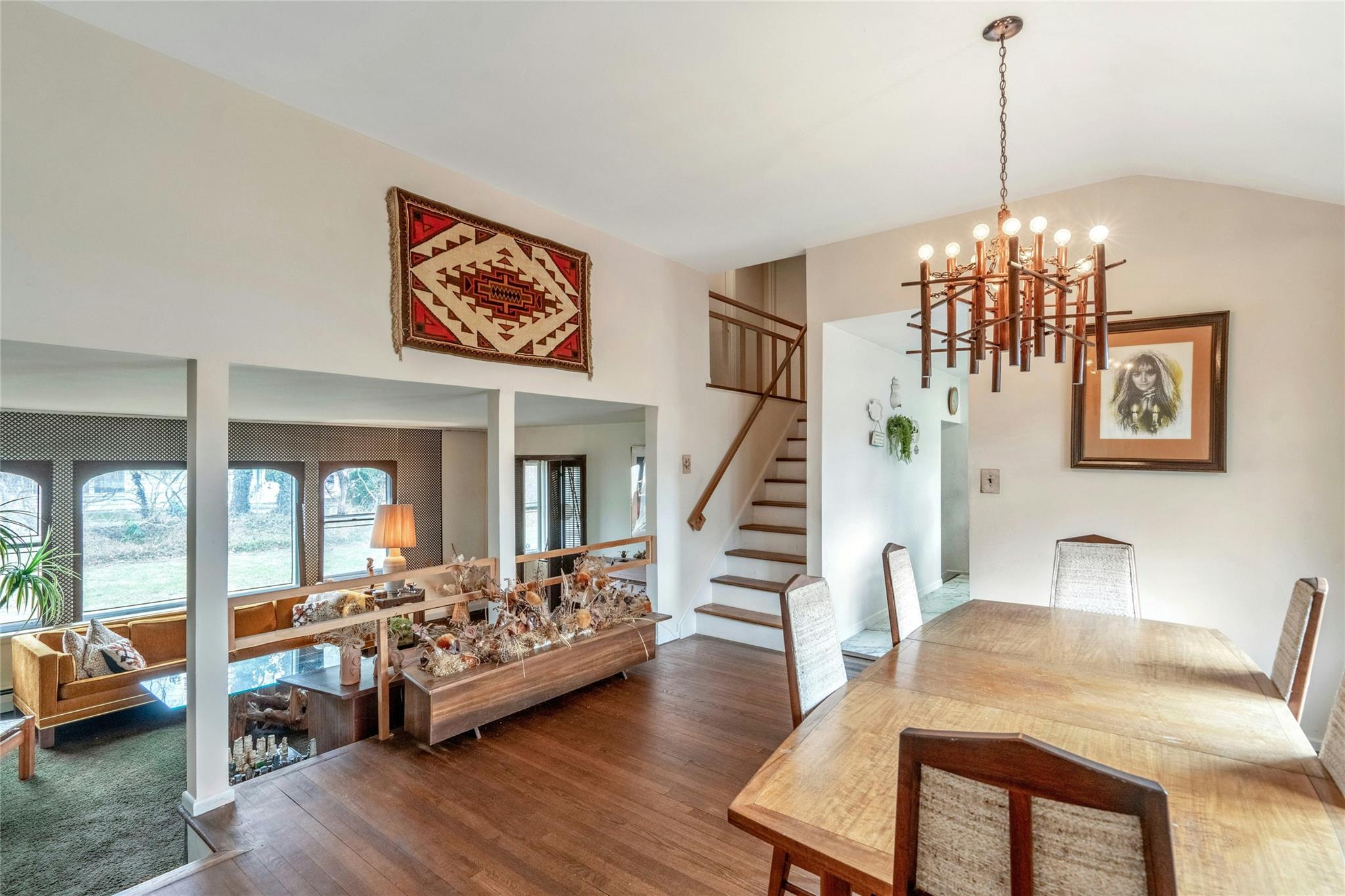 19 Brook Path, Plainview, New York image 4