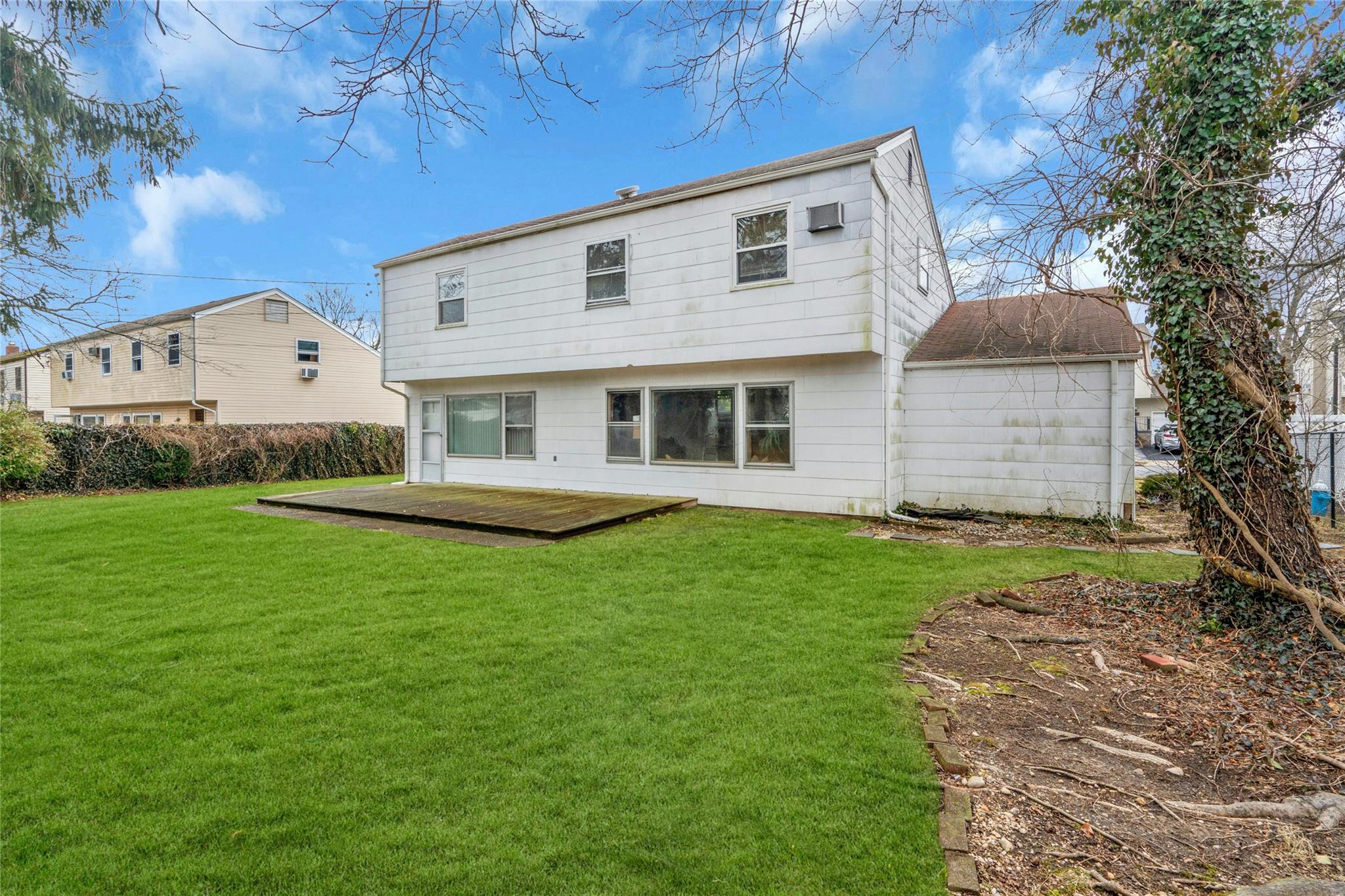 19 Brook Path, Plainview, New York image 21