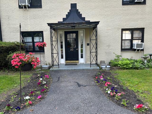 Property for Sale at Manchester Raod Rd A-21, Eastchester, New York - Bedrooms: 2 
Bathrooms: 1 
Rooms: 5  - $399,000