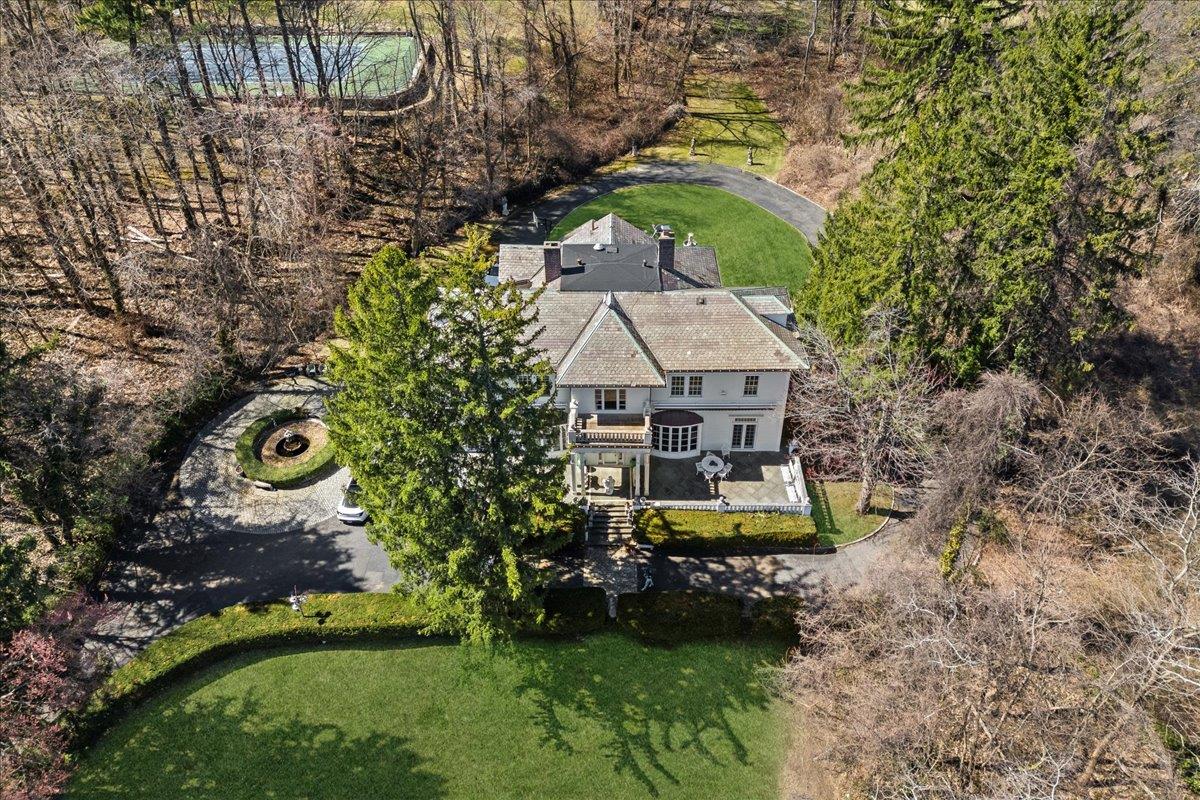 365 E Shore Road, Great Neck, New York image 41