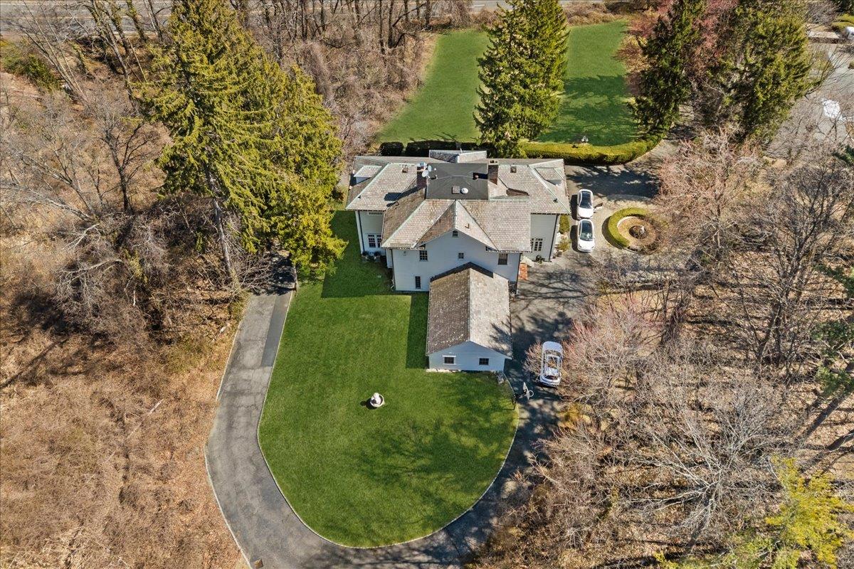 365 E Shore Road, Great Neck, New York image 4