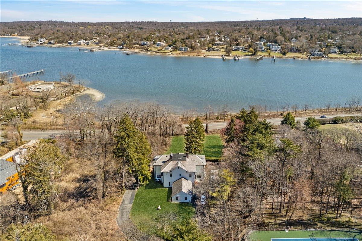 365 E Shore Road, Great Neck, New York image 39