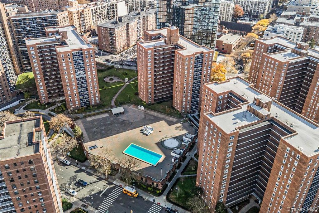Photo of 97-40 62nd Drive Dr #8D, Rego Park, NY 11374 (MLS # 1000353)