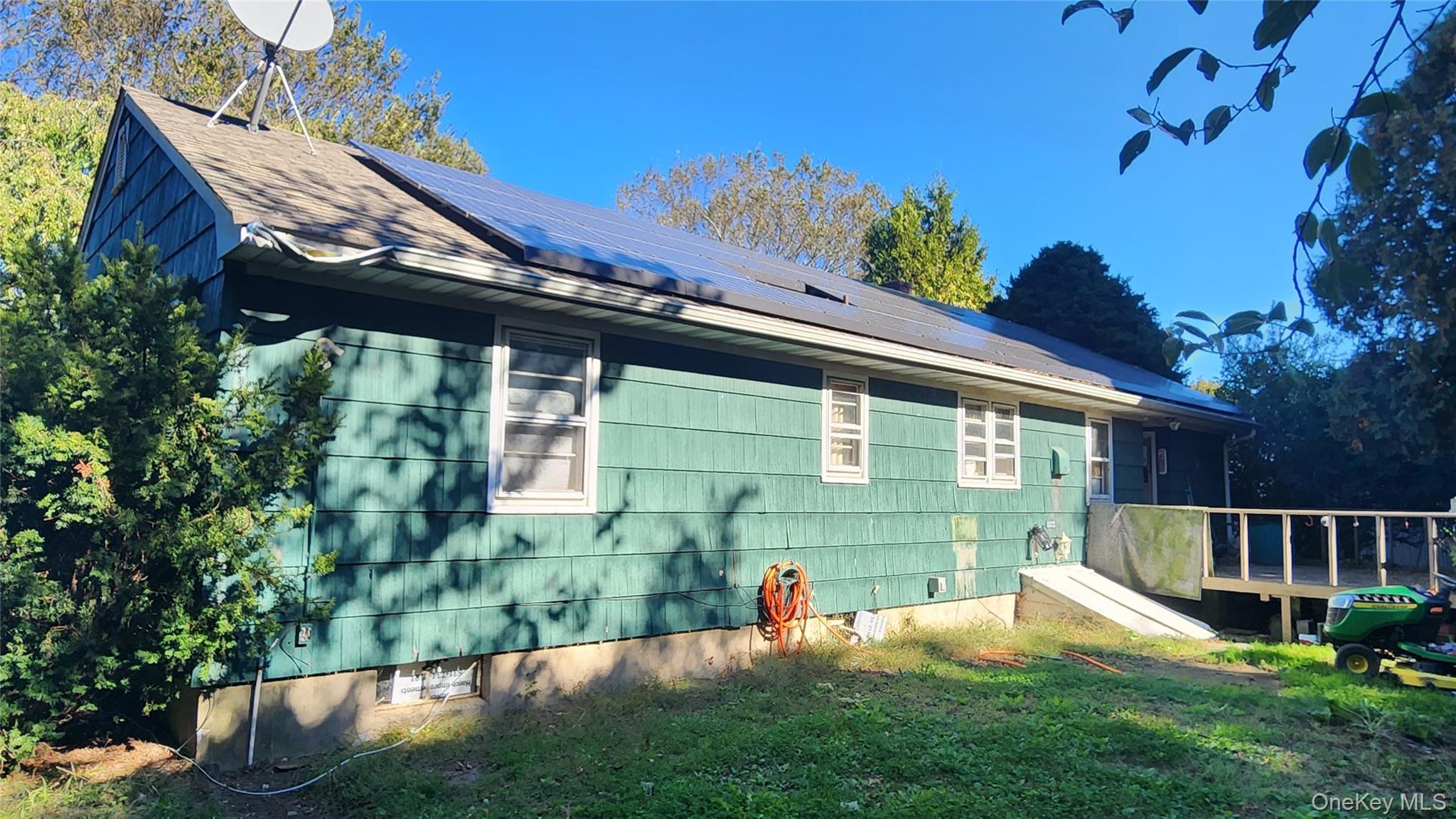 725 Peconic Lane