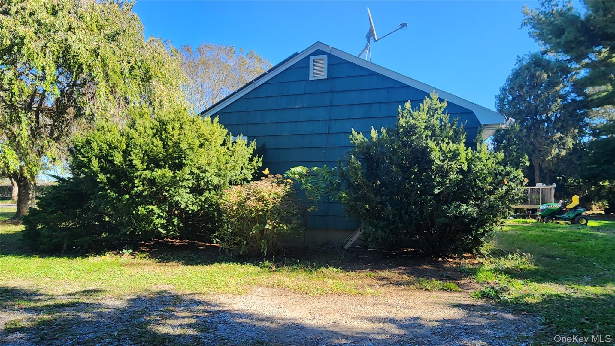 725 Peconic Lane