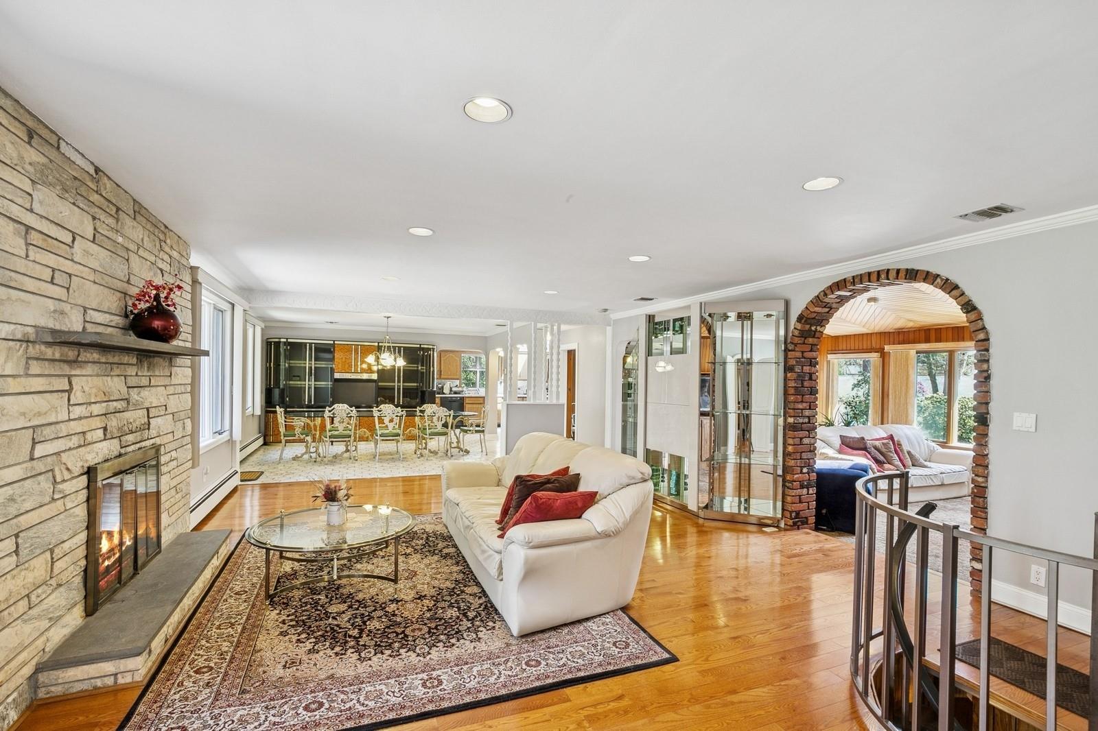1926 Midlane Road