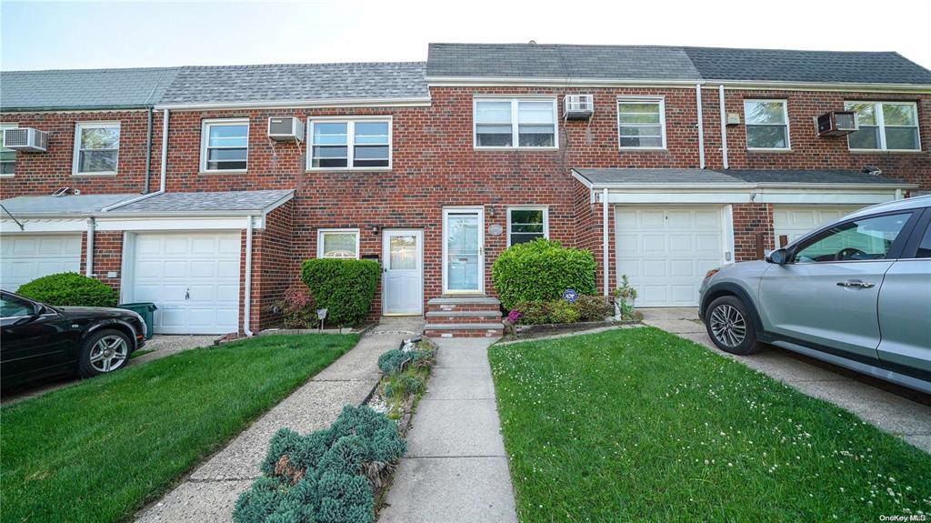 Rental Property at 210 Street 1, Bayside, Queens, NY - Bedrooms: 1 
Bathrooms: 1 
Rooms: 4  - $2,350 MO.