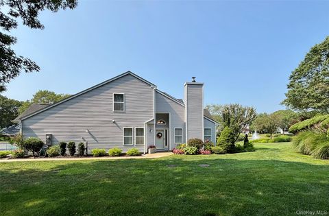 Photo of 130 Hampton Vista Drive, Manorville, NY 11949 (MLS # 900794)