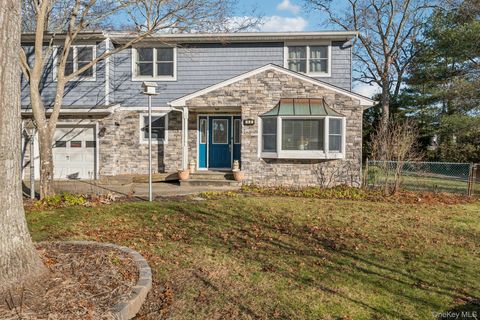 98 Auborn Avenue Shirley NY 11967