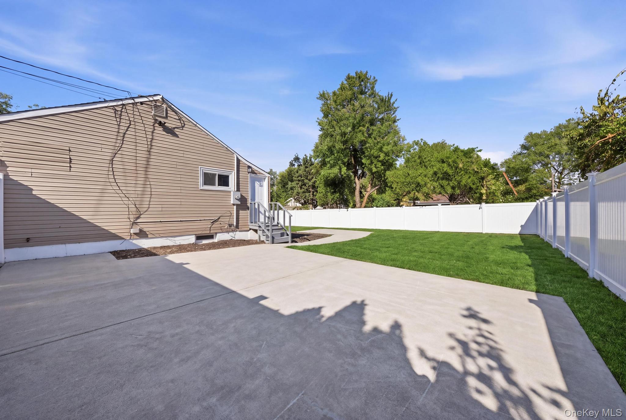 25 E Maple Street