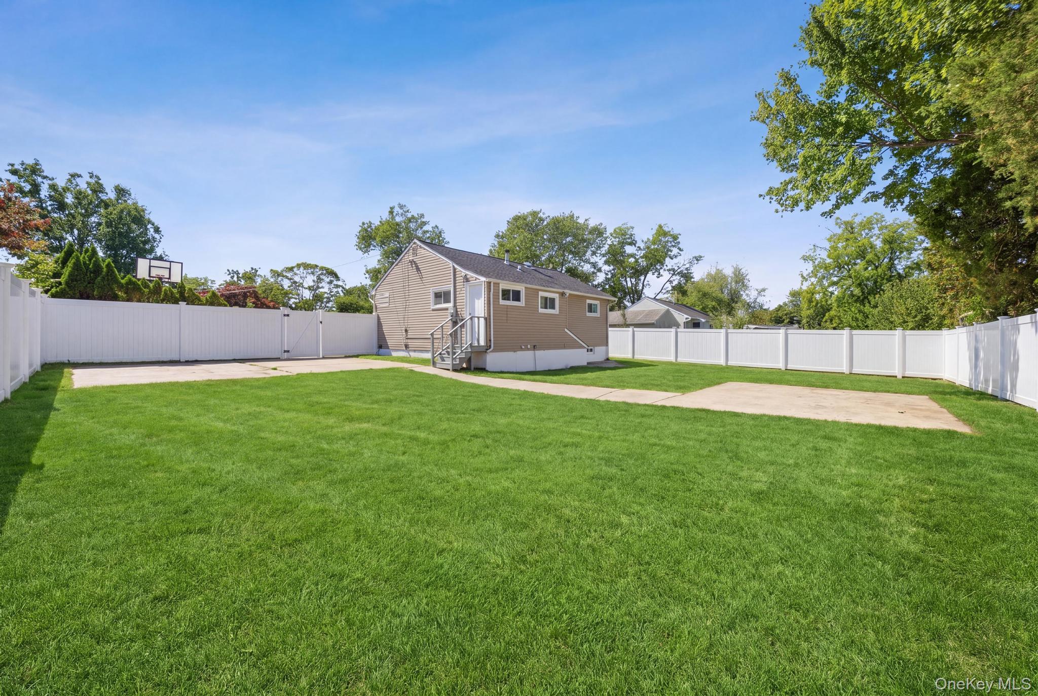 25 E Maple Street