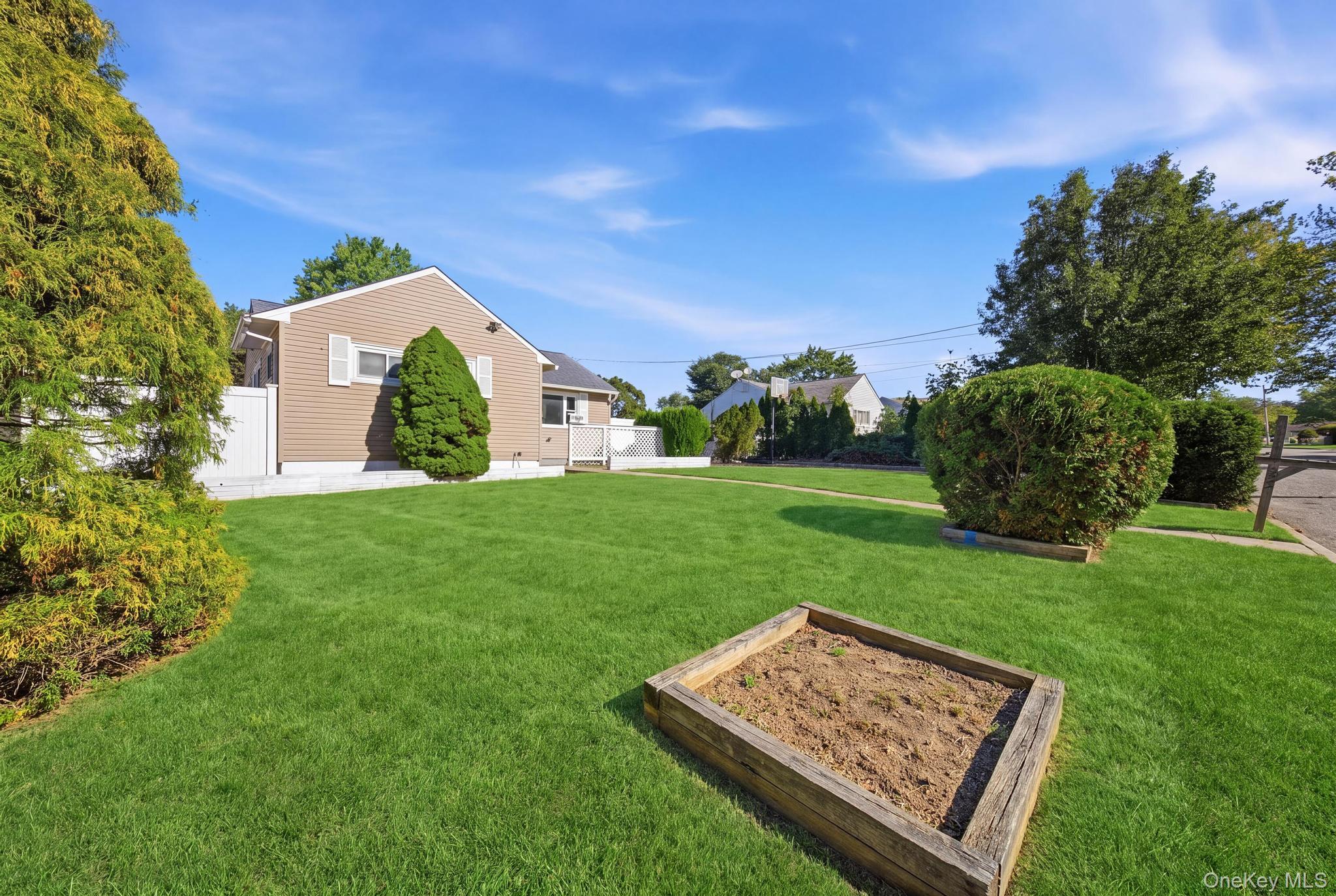 25 E Maple Street