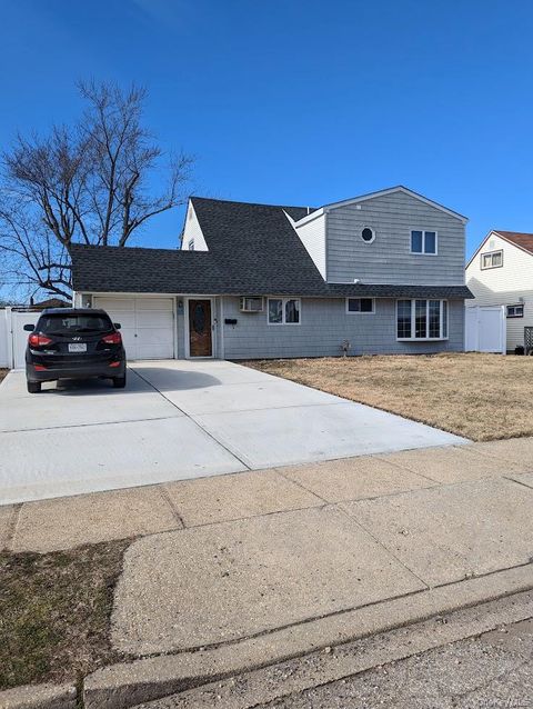 Homes For Sale - 65 Prentice Road<br/> Nassau County, Levittown, NY 11756