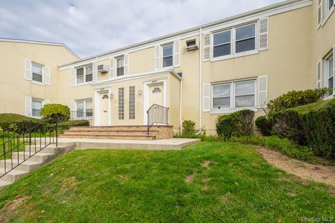 Photo of 251-41 71st Road #54B, Bellerose, NY 11426 (MLS # 928268) Photo of 251-41 71st Road #54B, Bellerose, NY 11426 (MLS # 928268)