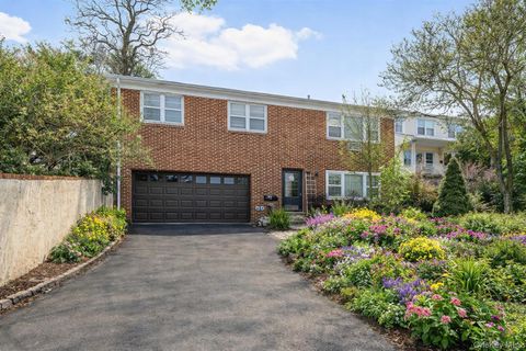 Homes For Sale - 201 Shonnard Terrace<br/> Yonkers, NY 10701