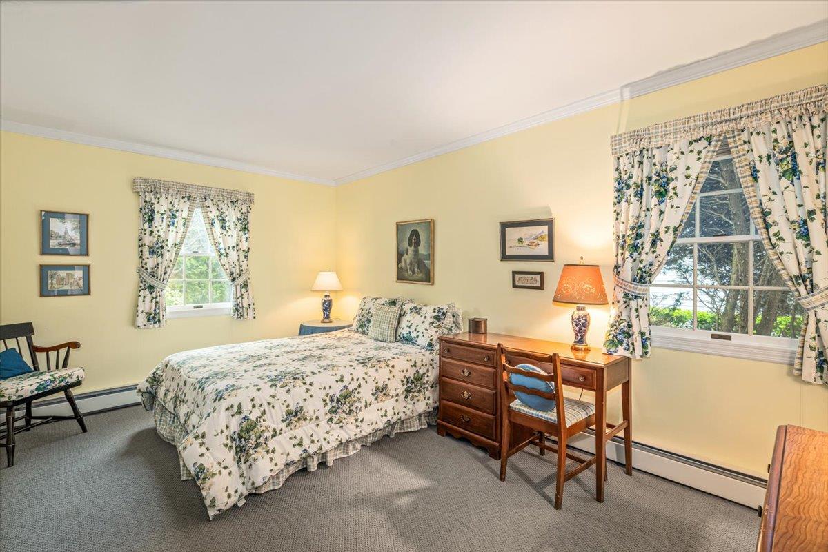 55 Osborne Road, Garden City, New York image 20