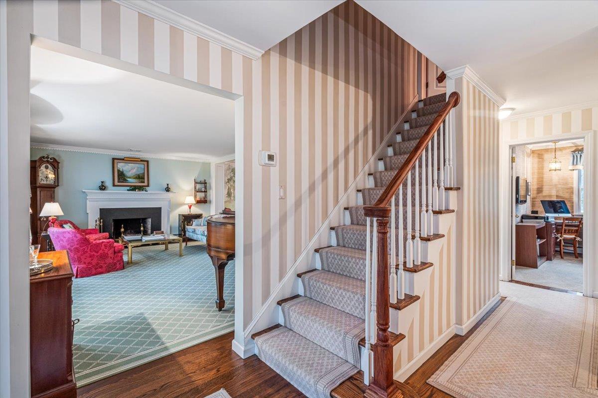 55 Osborne Road, Garden City, New York image 5