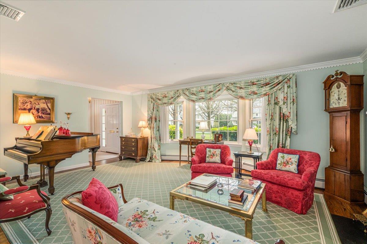 55 Osborne Road, Garden City, New York image 7