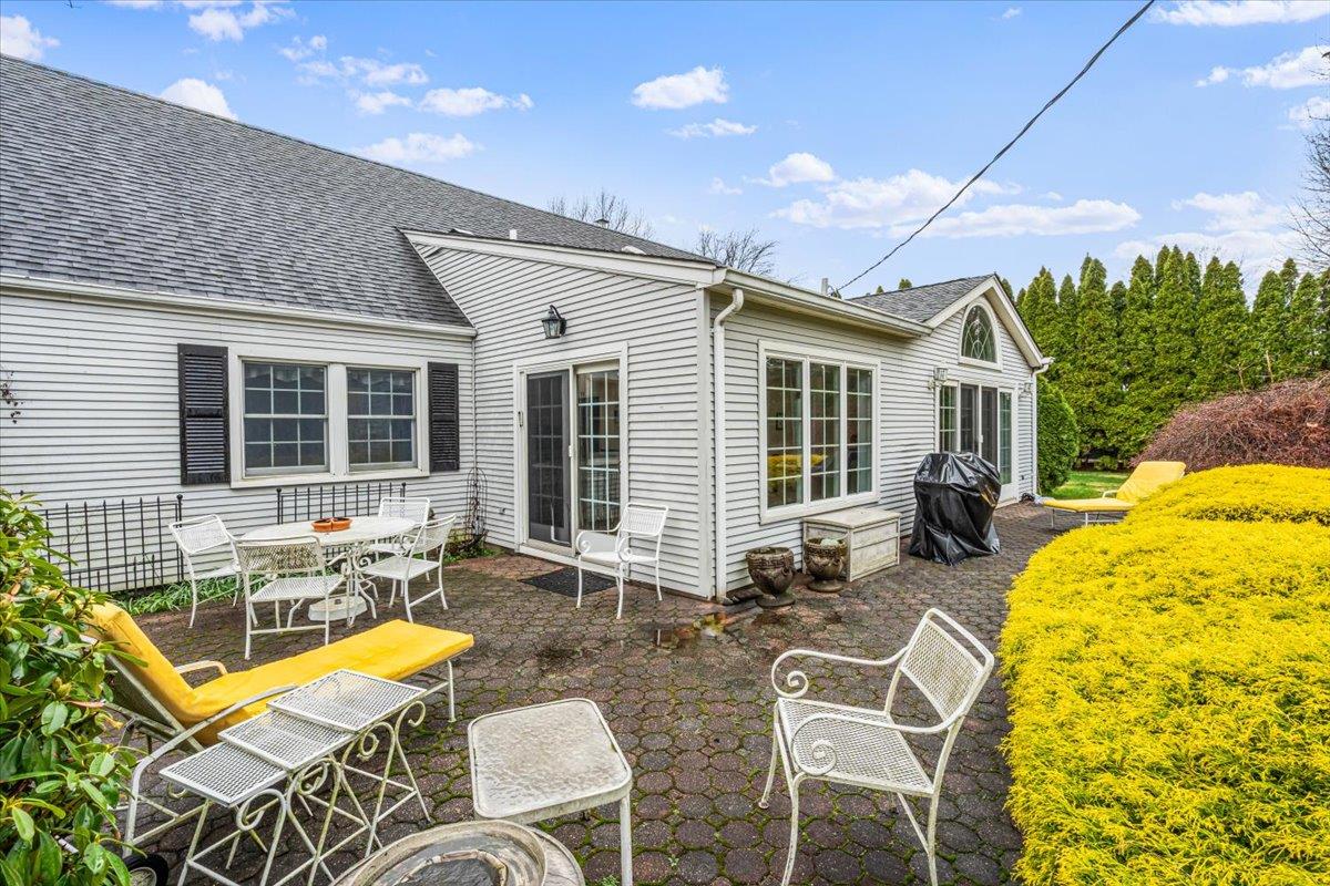 55 Osborne Road, Garden City, New York image 32