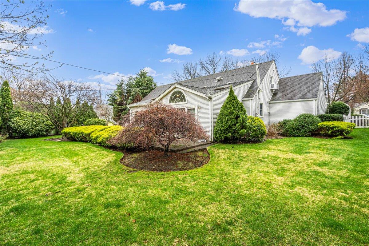 55 Osborne Road, Garden City, New York image 30