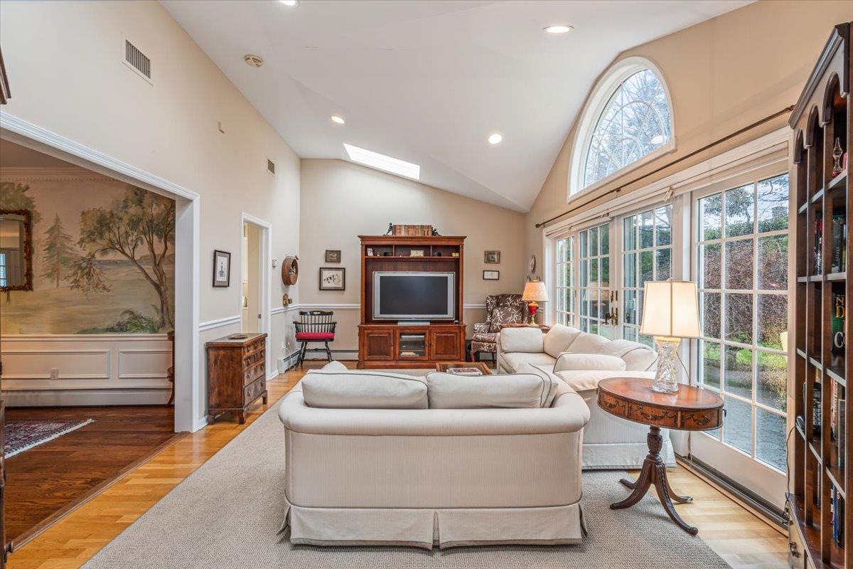 55 Osborne Road, Garden City, New York image 11