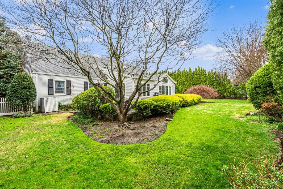 55 Osborne Road, Garden City, New York image 31