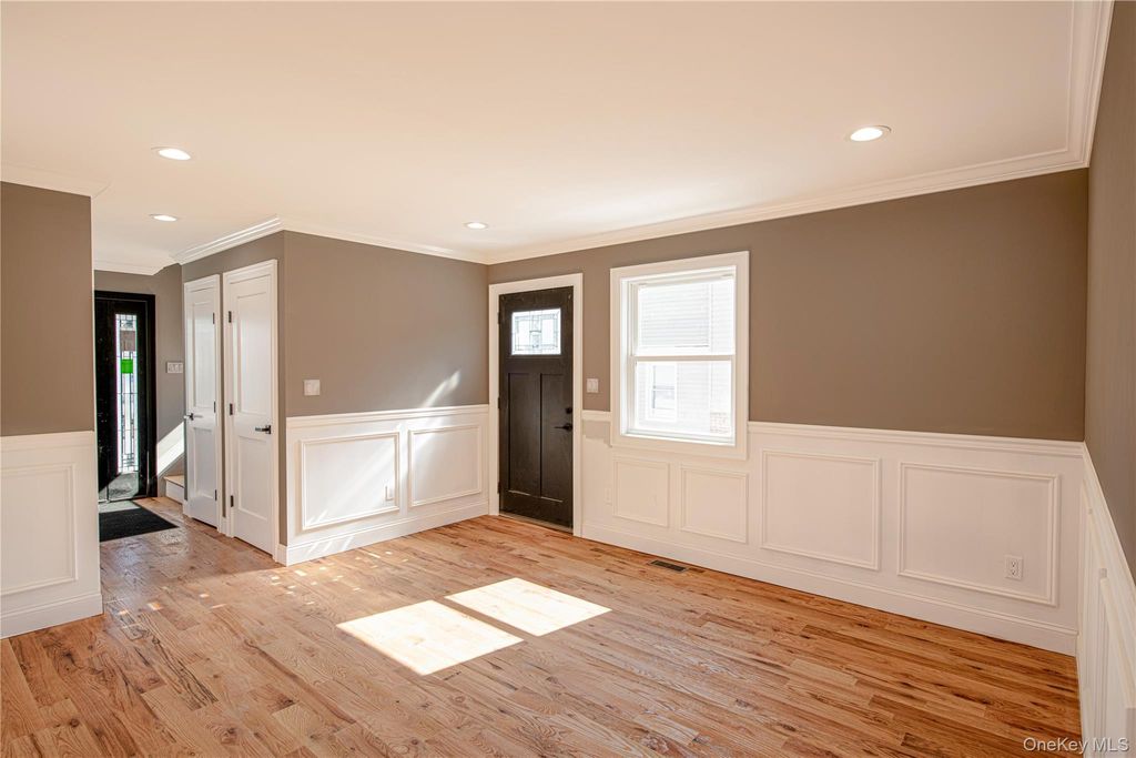 Photo of 176 HIllsboro Avenue, Elmont, NY 11003 (MLS # 886845)
