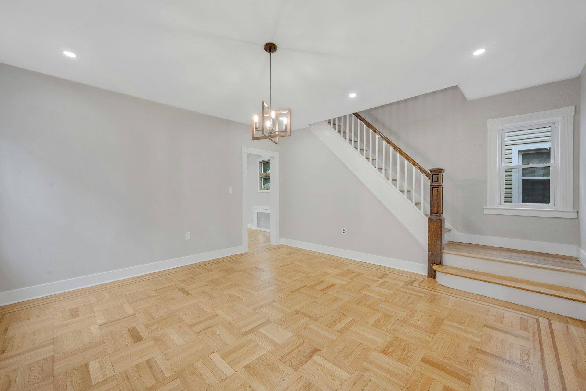 39 Crestmont Avenue, Yonkers, New York image 8