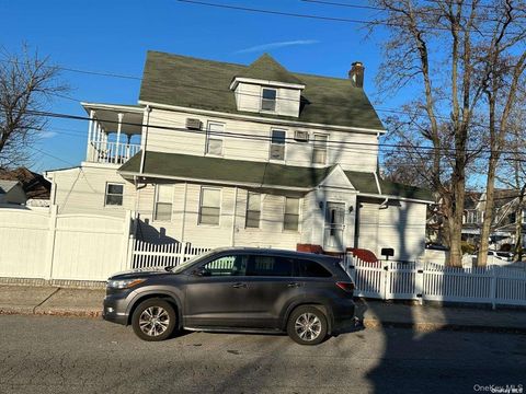 215-16 111th Avenue Queens Village NY 11429
