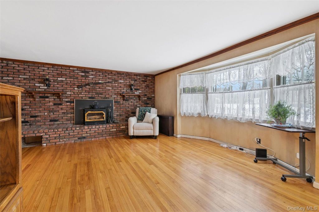 Photo of 6 Oak Street, Saint James, NY 11780 (MLS # 960775)