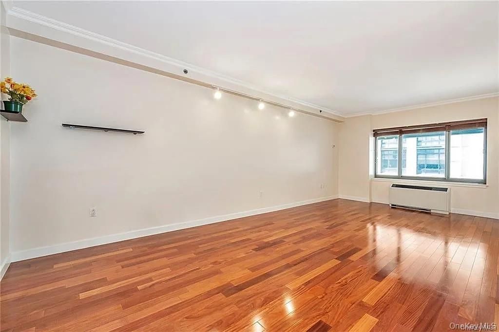 Photo of 10 City Place #3D, White Plains, NY 10601 (MLS # 961333)