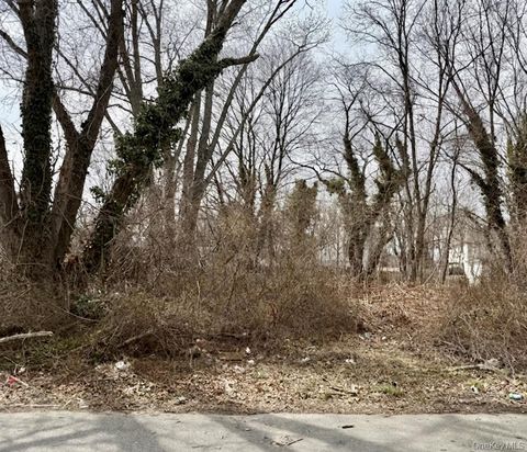 Vacant Land For Sale - 48 Brook Avenue<br/> Suffolk County, Wyandanch, NY 11798