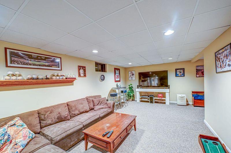 11 Daremy Lane, East Setauket, New York image 21