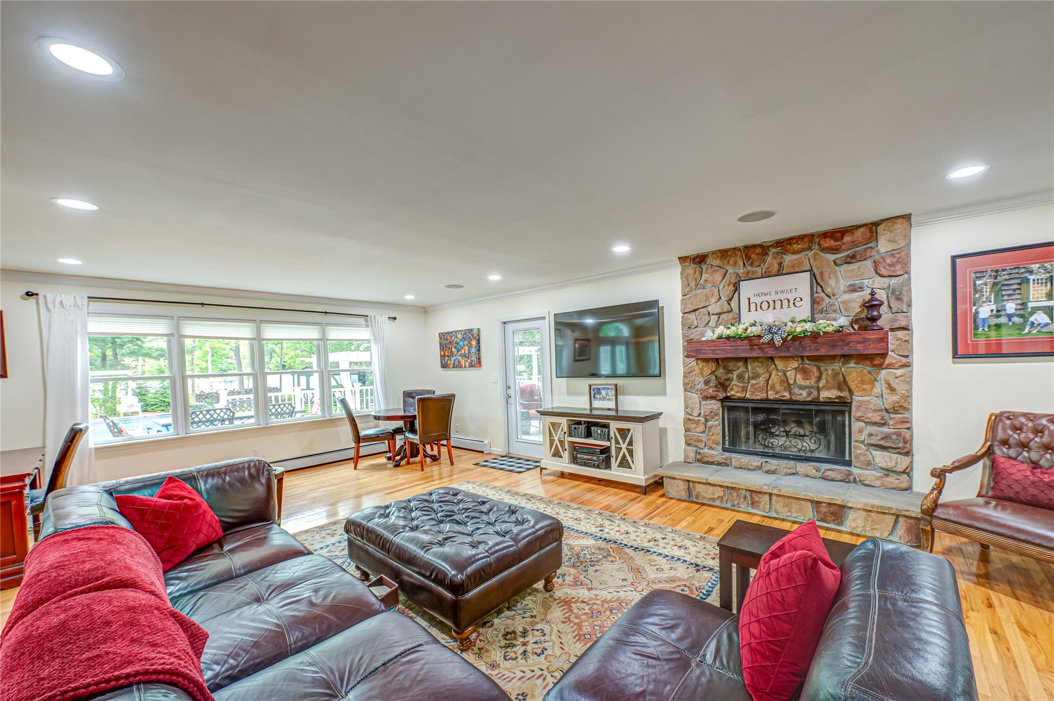 11 Daremy Lane, East Setauket, New York image 4