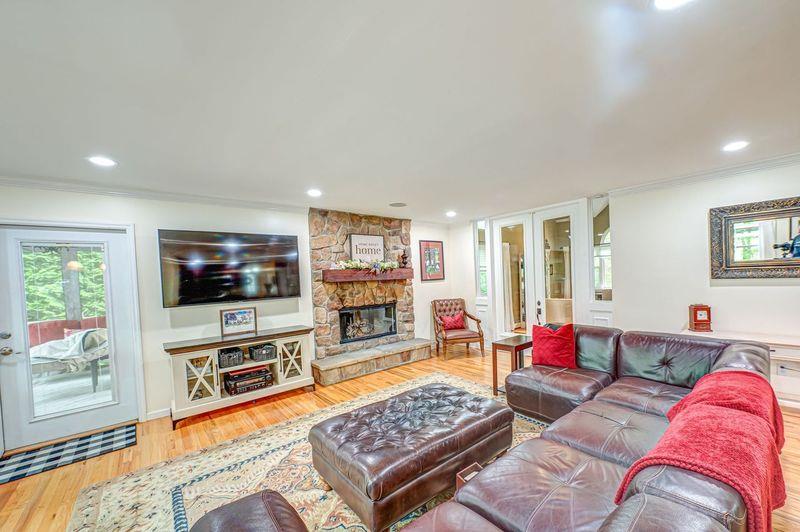 11 Daremy Lane, East Setauket, New York image 5