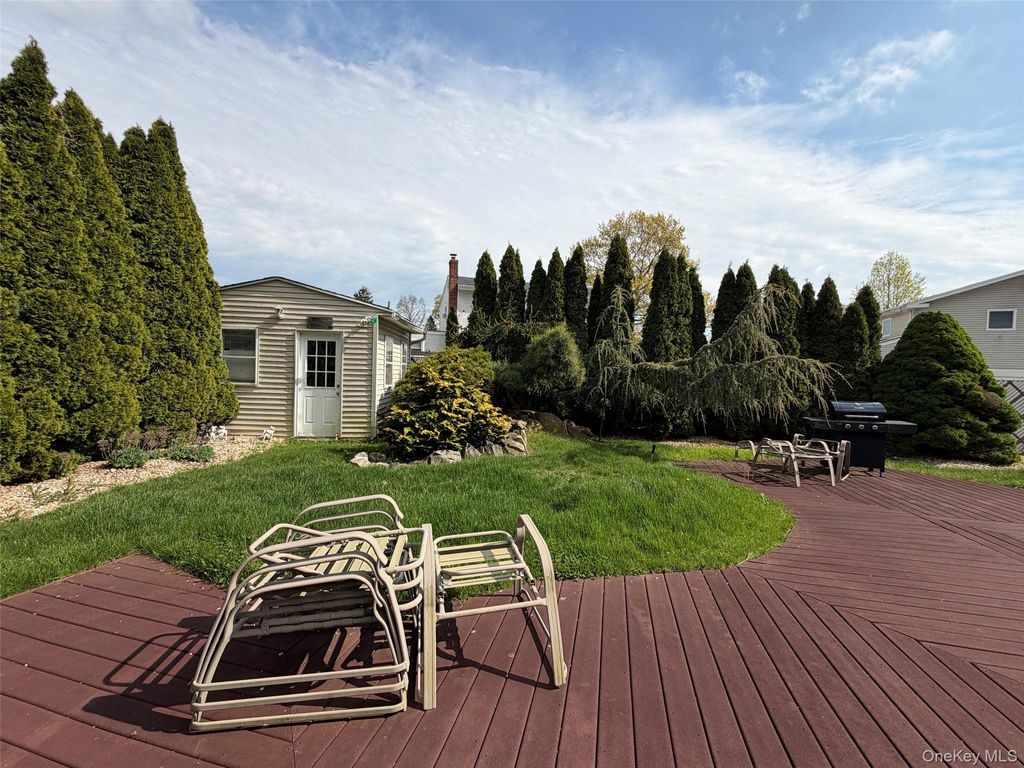 Photo of 217 Audwin Drive, Islip Terrace, NY 11752 (MLS # 994177)