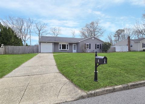 Homes For Sale - 6 Shelley Drive<br/> Middle Island, NY 11953