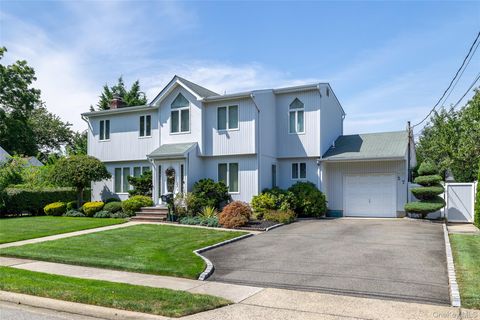 27 Beverly Road Farmingdale NY 11735