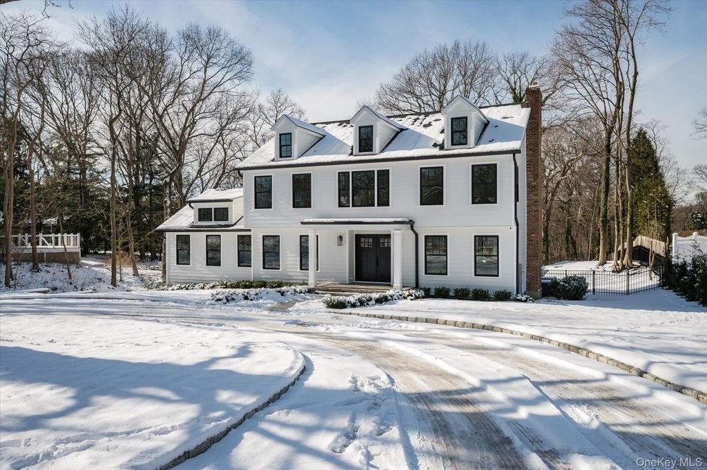 Photo of 20 Fox Hunt Lane, Cold Spring Harbor, NY 11724 (MLS # 954755)