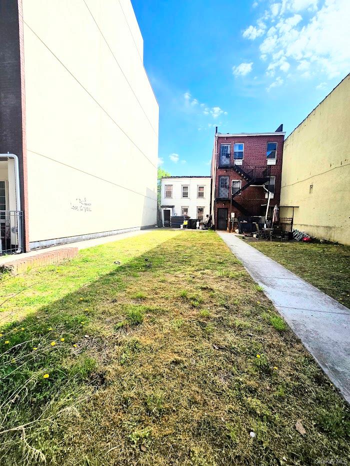 474 Hancock Street