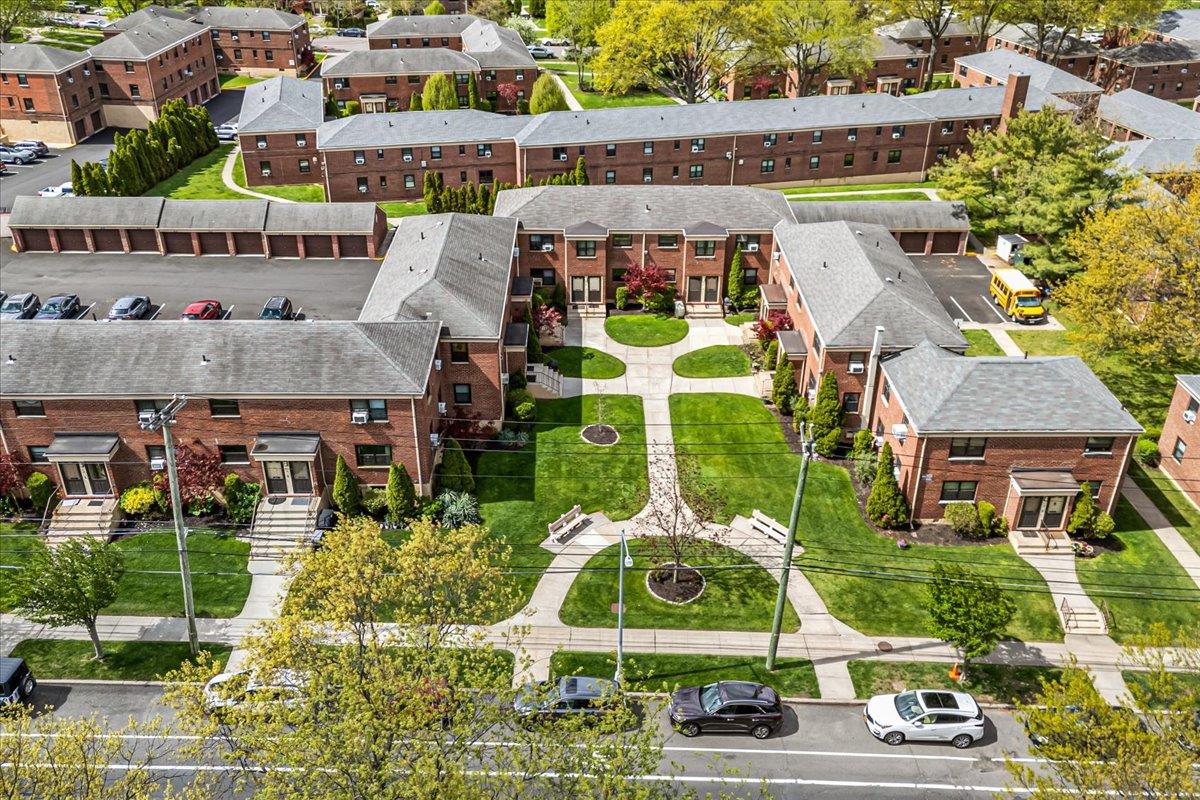 Property for Sale at Springfield Boulevard 51B2, Bayside, Queens, NY - Bedrooms: 2 
Bathrooms: 1 
Rooms: 4  - $380,000