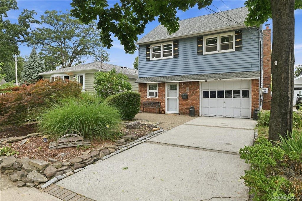 Photo of 37 Cherry Street, Massapequa, NY 11758 (MLS # 1048557)