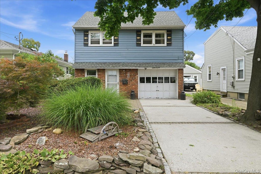 Photo of 37 Cherry Street, Massapequa, NY 11758 (MLS # 1048557)