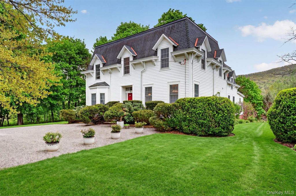Photo of 121 Old Glenham Road, Fishkill, NY 12524 (MLS # 991051)