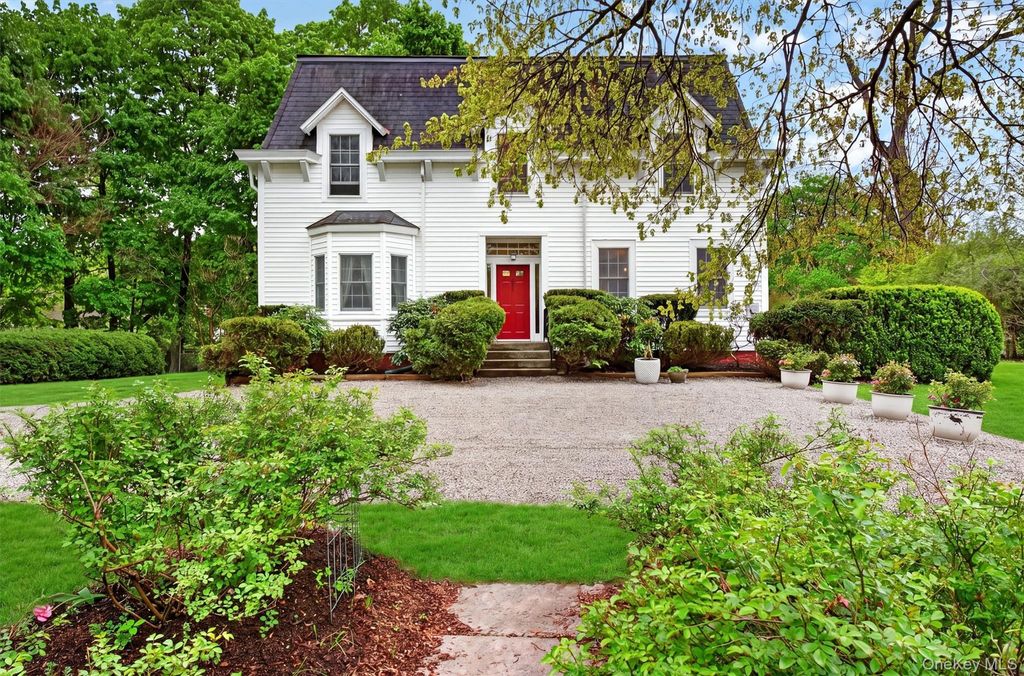 Photo of 121 Old Glenham Road, Fishkill, NY 12524 (MLS # 991051)