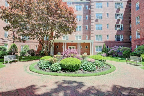 Homes For Sale - 77-35 113th Street #1H<br/> Forest Hills, NY 11375